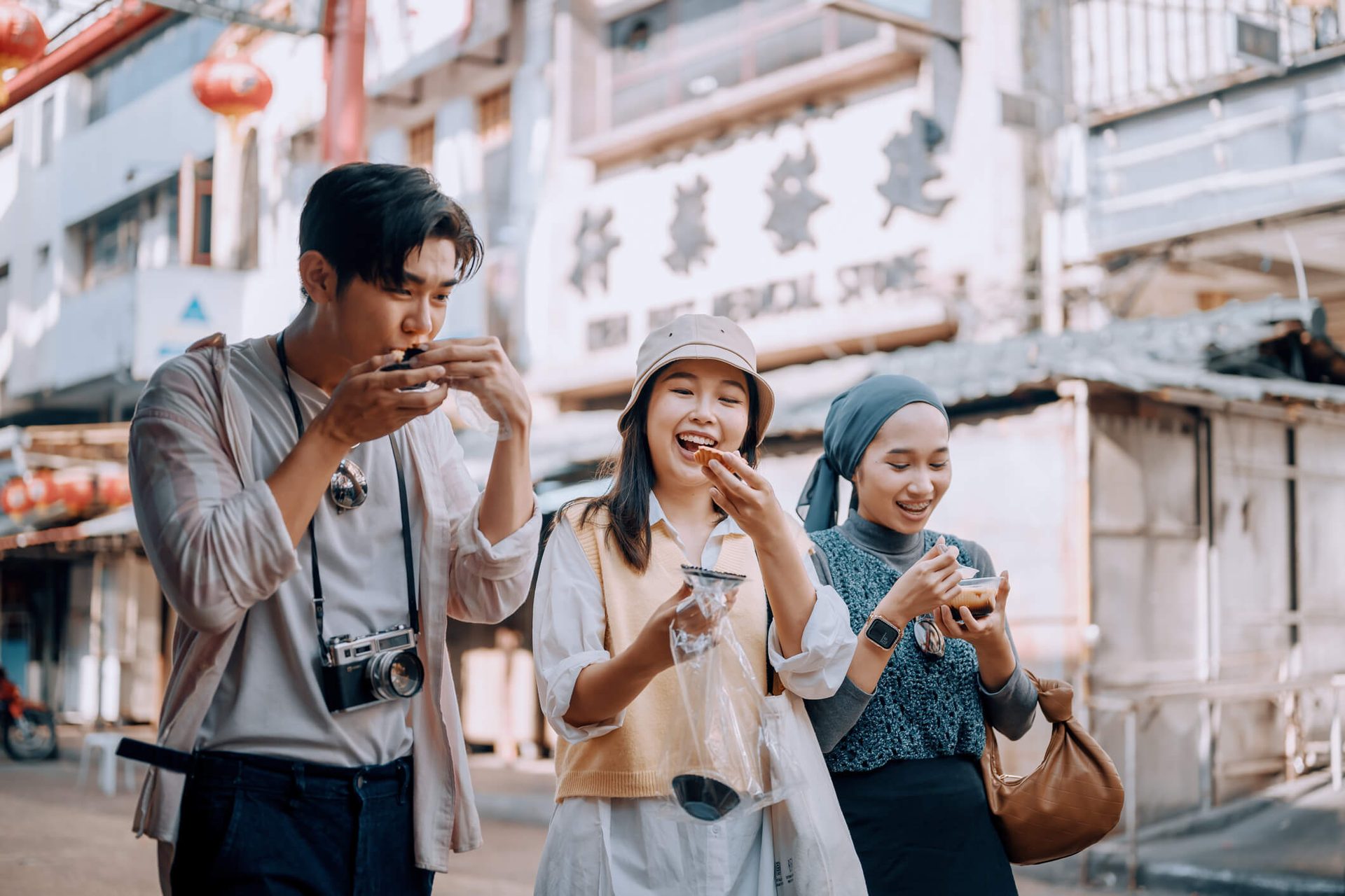 Luggage & bags, Temple, Happiness, Hat, Bag, Pedestrian