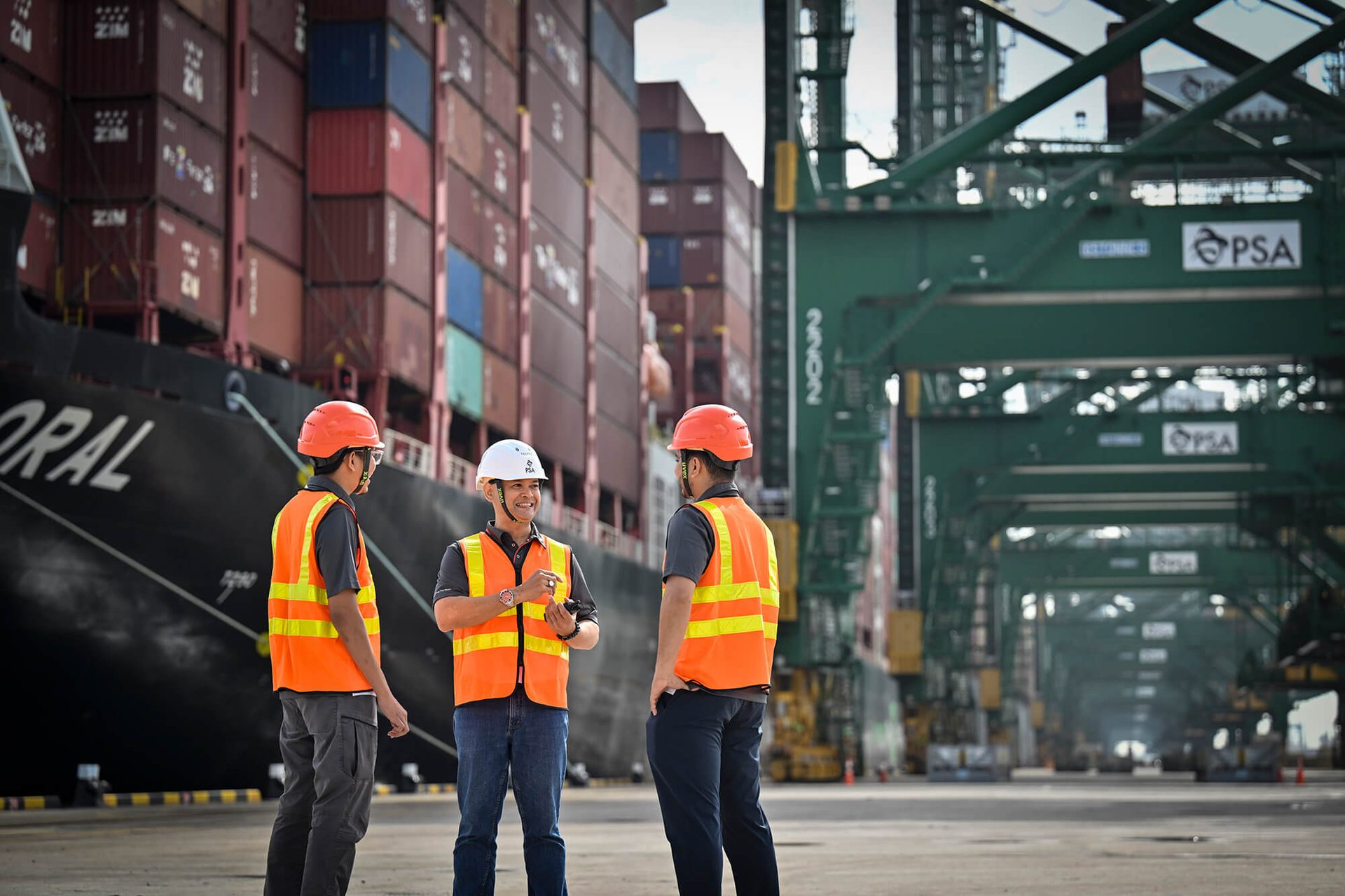 Personal protective equipment, High-visibility clothing, Hard hat, Blue-collar worker, Workwear, Engineer, Helmet, Job