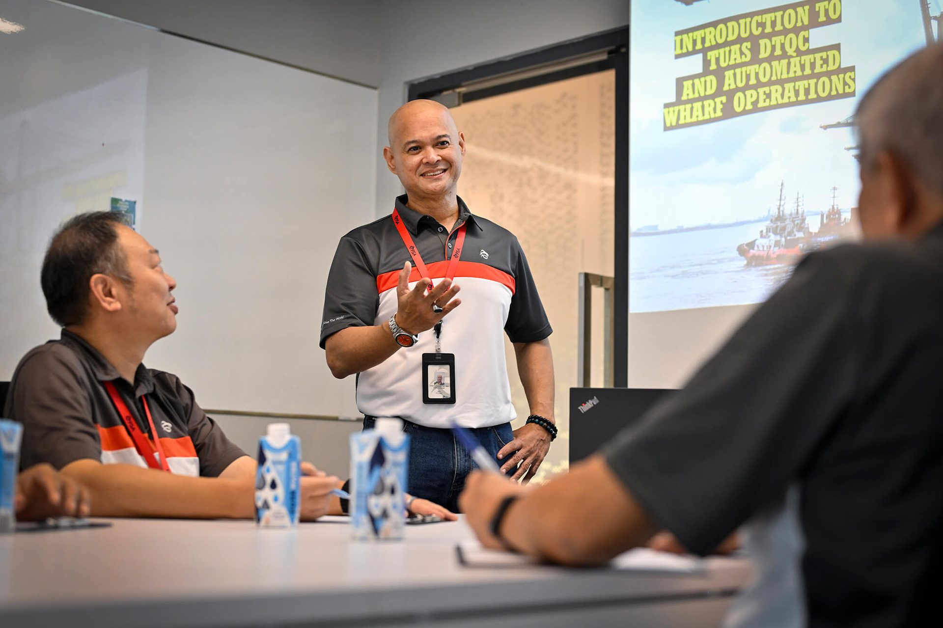 Clothing, Arm, T-shirt, Shirt, Job, Technology