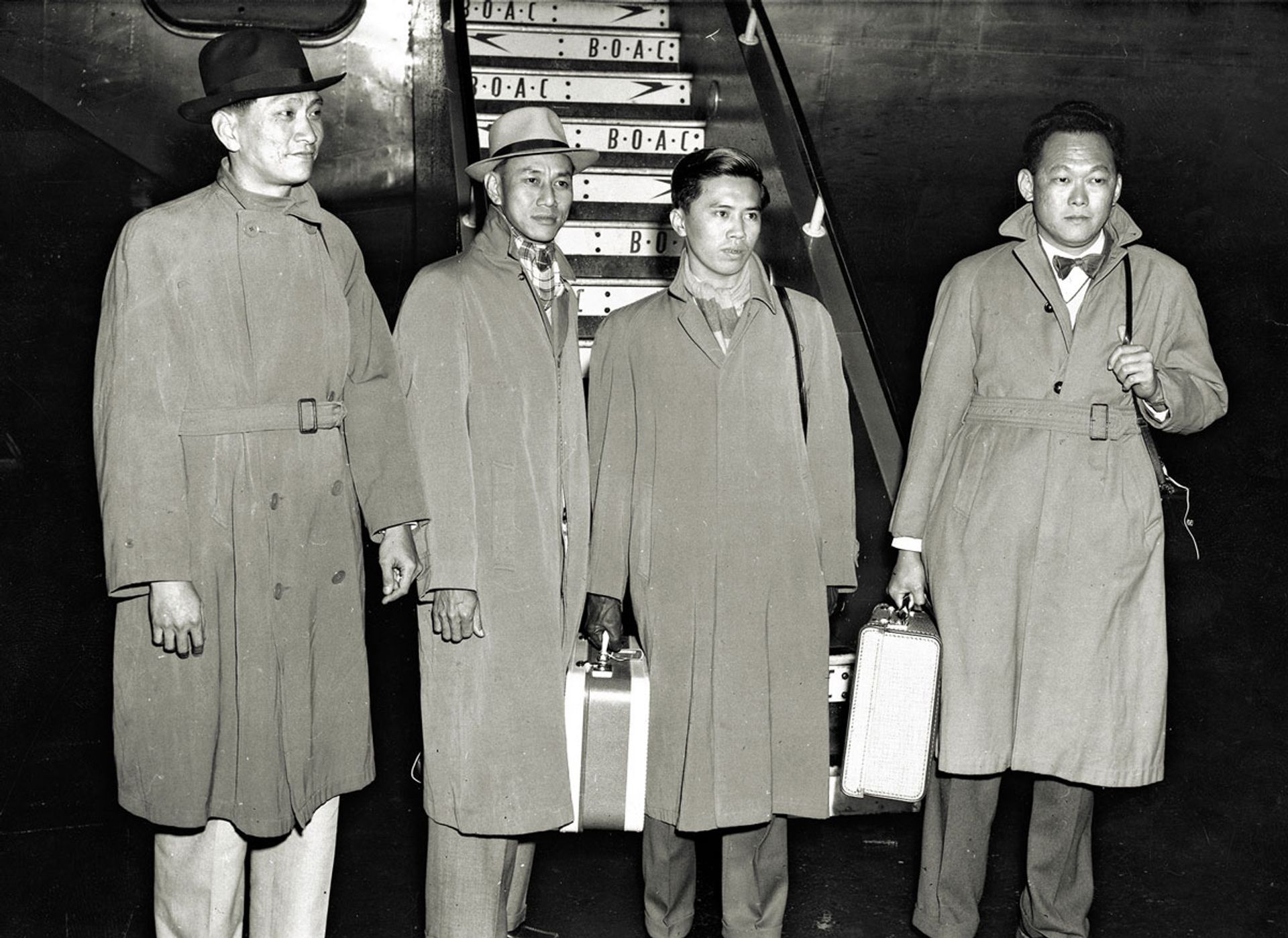 Headed for the first Merdeka talks for Singapore’s independence in April 1956. (From left) Mr Seah Peng Chuan from the Labour Front, Mr Lim Choon Mong from the Liberal Socialist Party, and Mr Lim Chin Siong and Mr Lee from the People’s Action Party. Source: British Overseas Airways Corporation