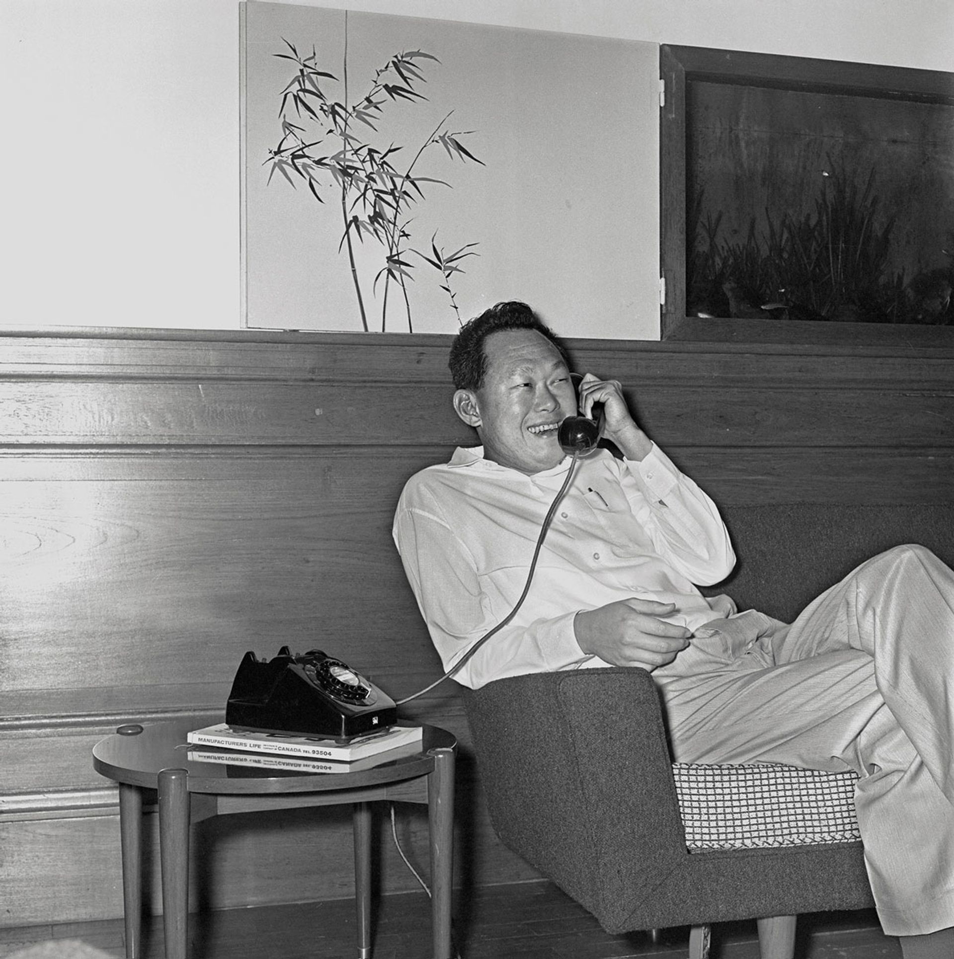 Mr Lee making his first call on a direct line to Malayan PM Tunku Abdul Rahman in Kuala Lumpur from his City Hall office in Singapore on Nov 6, 1962. The new line allowed them to do away with a telephone operator. ST Photo: Ali Yusoff