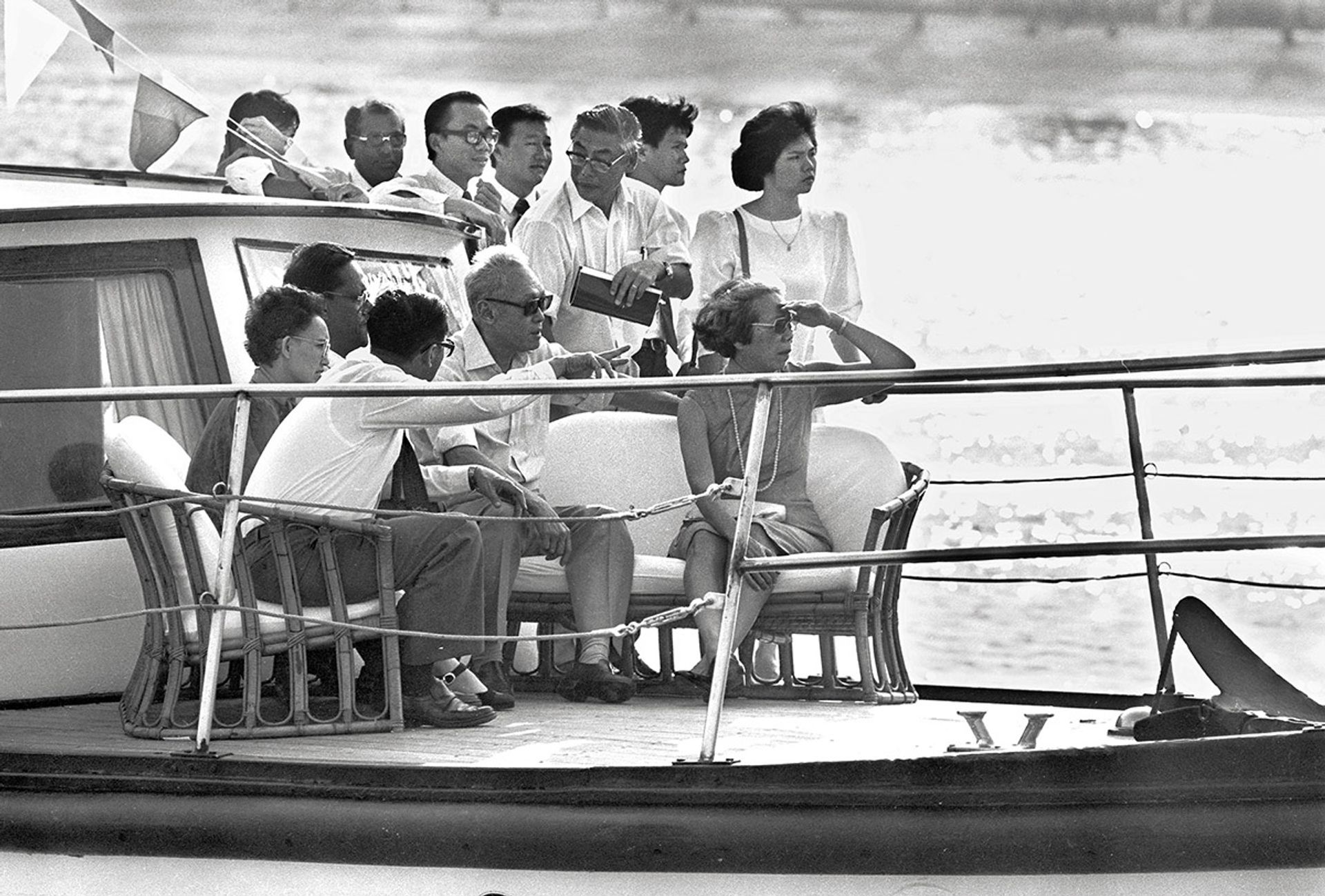 Mr and Mrs Lee (both seated, centre and right) enjoying the clean waters of the Singapore River on Sept 2, 1987. The once-polluted river, together with Kallang Basin and Marina Bay, had undergone a 10-year overhaul to clean up Singapore’s waterways. ST Photo: Wong Kwai Chow