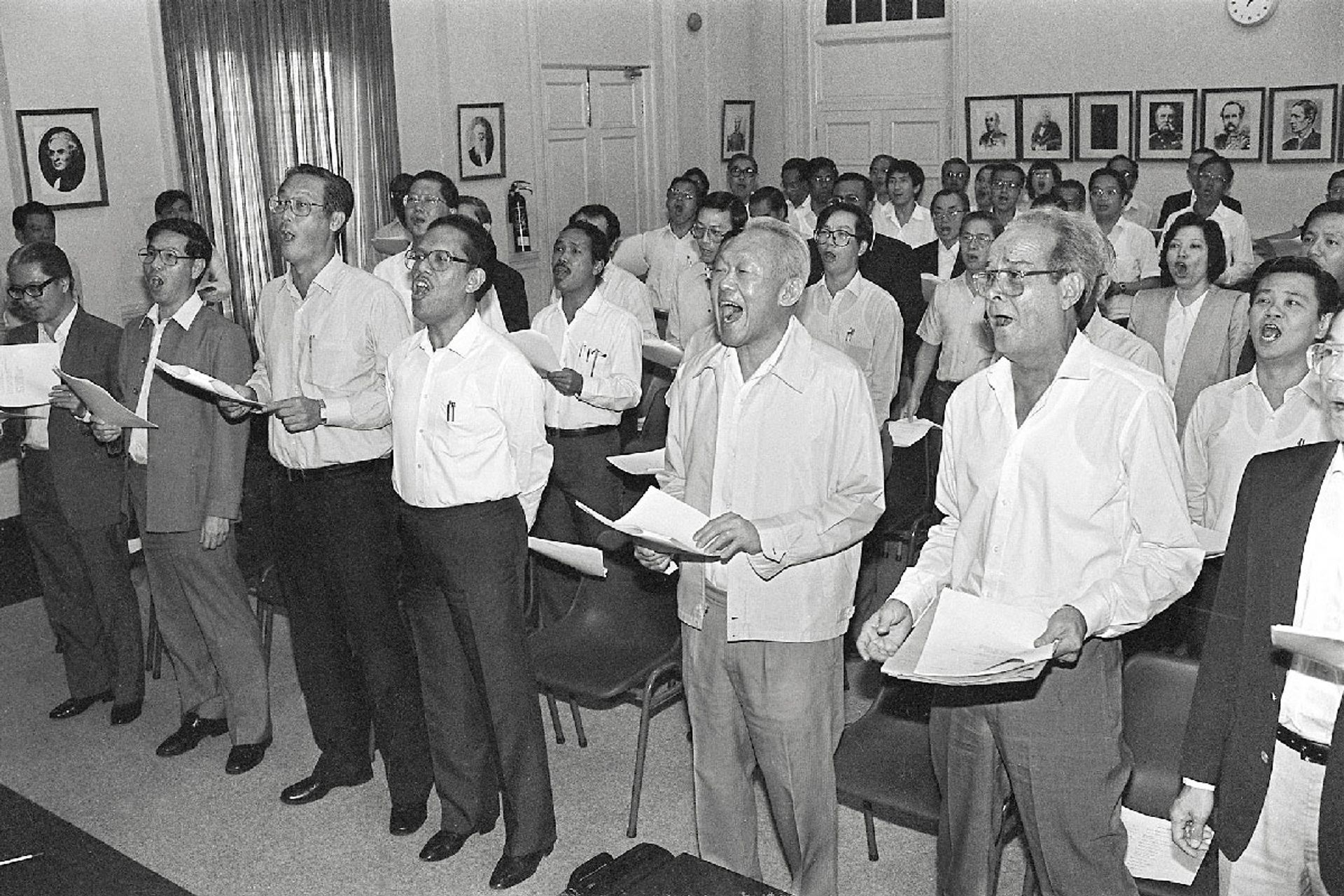 Mr Lee and Cabinet ministers (front row, from left) Tony Tan, Ong Teng Cheong, Goh Chok Tong, Ahmad Mattar and E.W. Barker rehearsing for a full-throated National Day performance on July 28, 1987. Mr Lee’s favourite song was Stand Up For Singapore “because I hear my grandchildren singing it all the time”, he told The Straits Times. ST Photo: Wong Kwai Chow