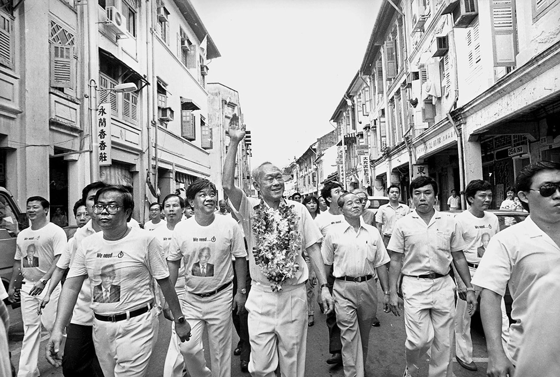 Mr Lee canvassing for votes in Tanjong Pagar during the hustings on Aug 28, 1988. ST Photo: Wan Seng Yip