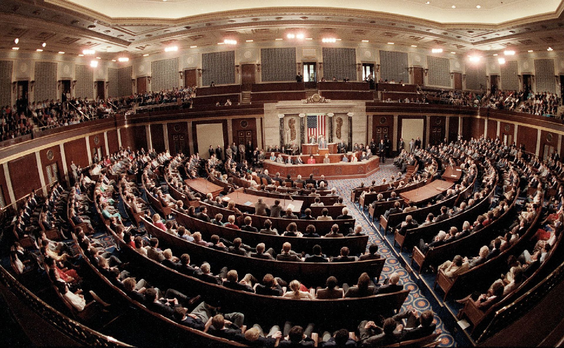 Mr Lee had the rare honour of addressing a joint session of the United States Senate and House of Representatives on Oct 9, 1985. US Vice-President George H.W. Bush, who was president of the Senate, and Speaker of the House of Representatives Tip O’Neill were present and gave Mr Lee a standing ovation after his speech. Photo: Wun Pak Kai/Lianhe Zaobao