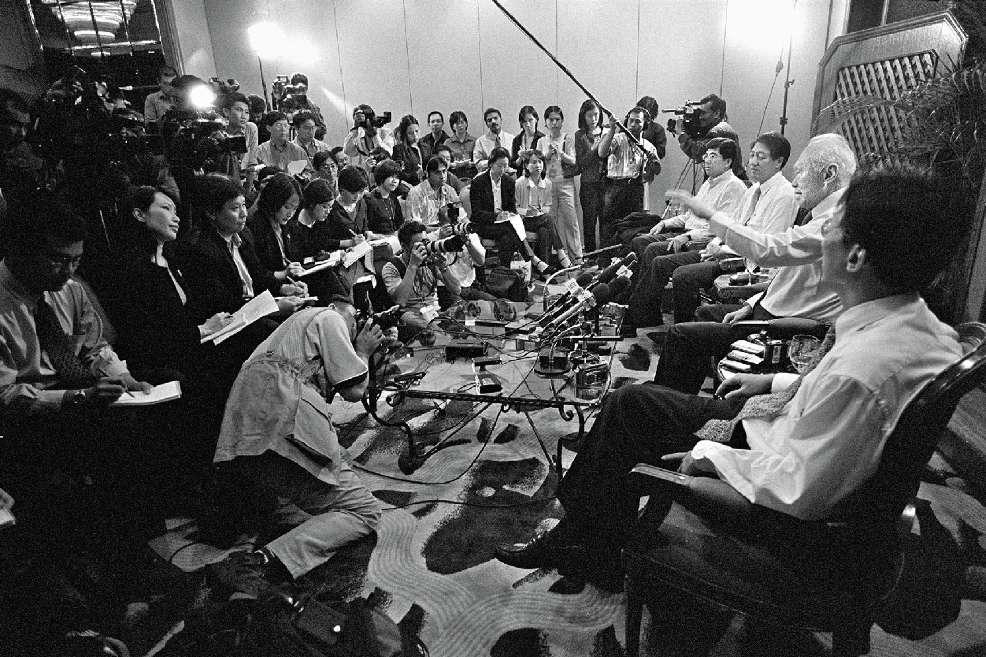 Mr Lee addressing the media with (seated, from left) Senior Parliamentary Secretary for Communications and Information Technology Yaacob Ibrahim, Education and Second Defence Minister Teo Chee Hean and Acting Minister for Environment Lim Swee Say on Sept 5, 2001, after a four-day visit to Kuala Lumpur, where he reached agreements with Malaysian Prime Minister Mahathir Mohamad on key issues such as water supply to Singapore and the status of Malaysian railway land in Singapore. ST Photo: George Gascon