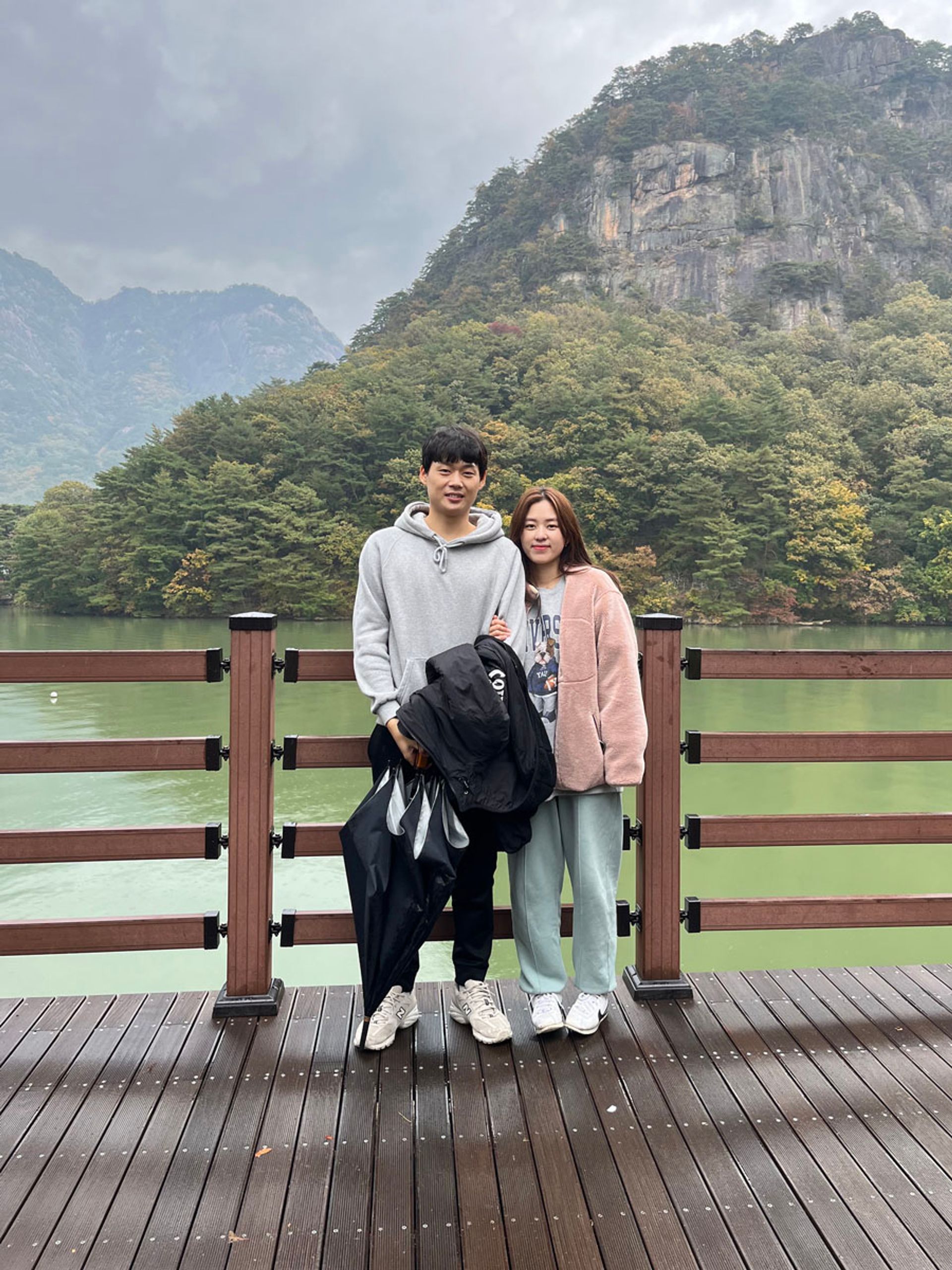 Mr Seo Byeong-woo and his fiance, Ms Lee Joo-young, in one of the last photos they took together before she died. PHOTO: WENDY TEO