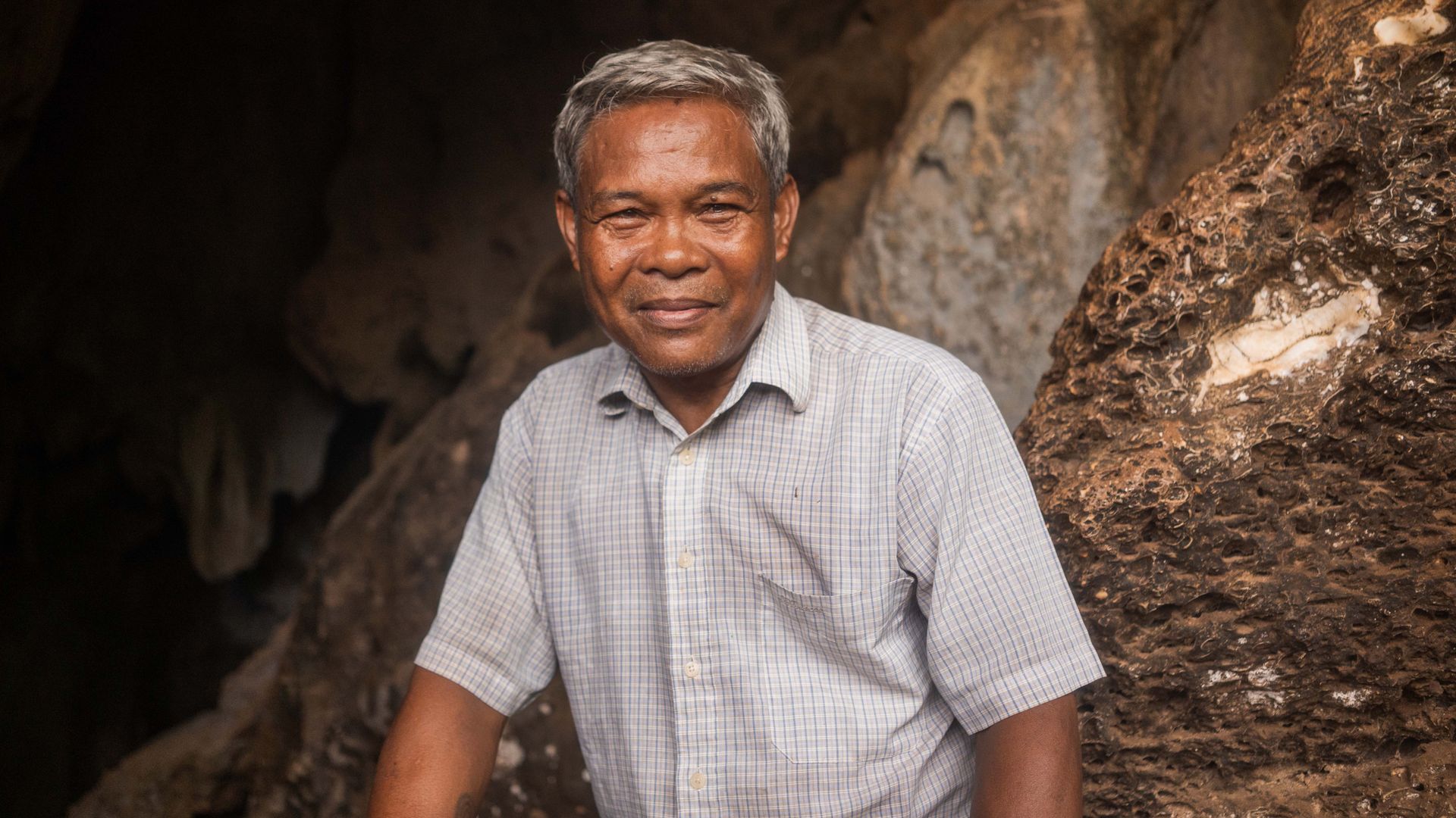 Tagbanua tribe council leader Darmo Manuel recounts the hardships of the past at a cave where his ancestors used to live in Coron, Palawan. PHOTO: VINA SALAZAR