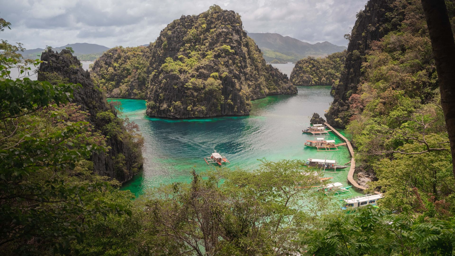 A trip to Coron, Palawan, would not be complete without capturing a photo of these limestone karsts and turquoise waters from a view deck that tourists to the island usually visit. PHOTO: VINA SALAZAR