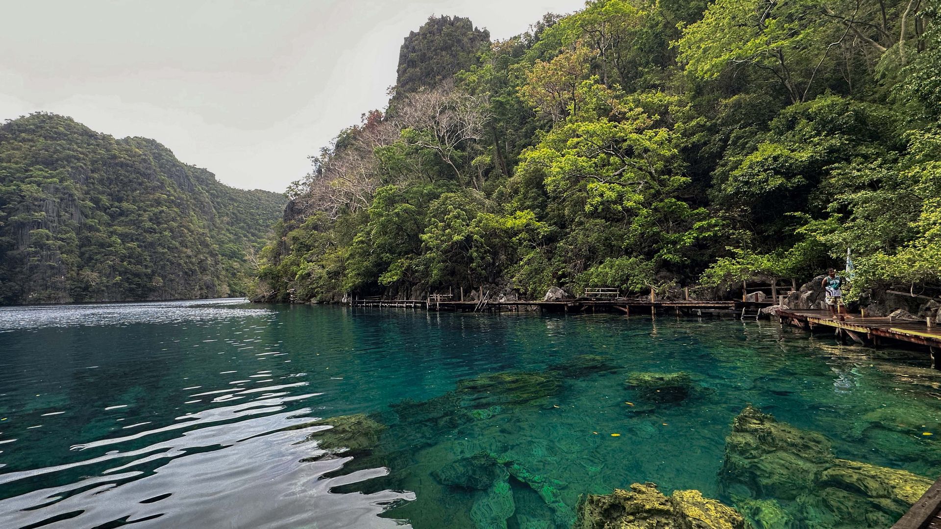 Underwater rock formations can be seen from the surface of Kayangan Lake. PHOTO: VINA SALAZAR