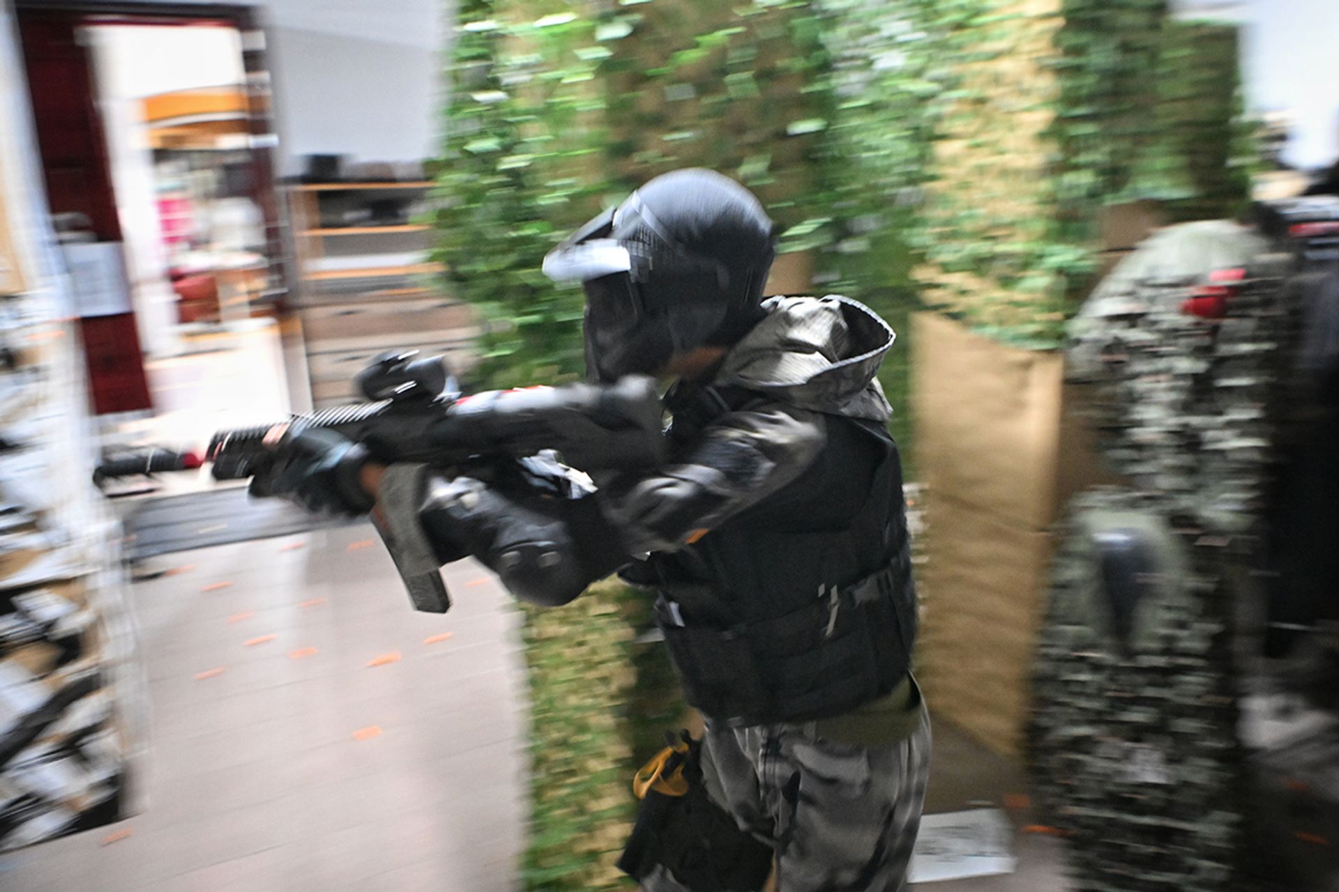 With a foam dart blaster in hand, Mohd Luqman navigates and clears the course easily, demonstrating agility and speed.