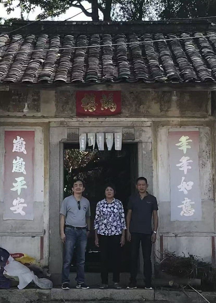 Mr Lee Hong Ping (left), who is part of the Char Yong (Dabu) Association, a Hakka clan in Singapore, with his distant aunt and cousin at their ancestral home.