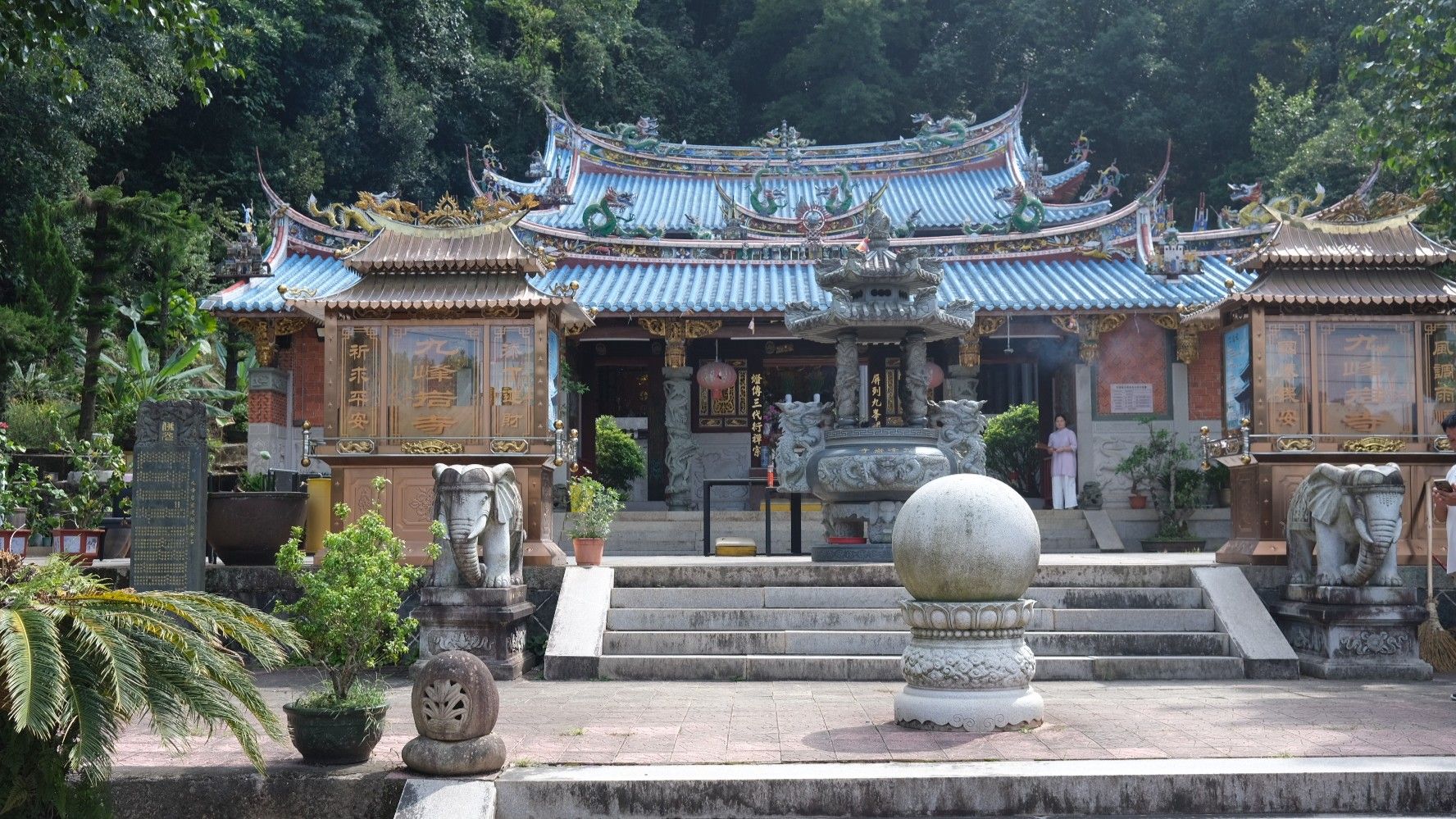 The completed Jiufengyan Temple today, which has a history of over 600 years.